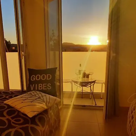 Sunset 230, Sun, Big Pool, Wifi Fiber, Central, Near Main Street And Apartment