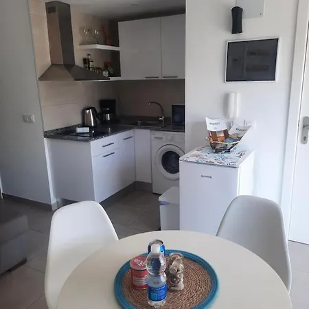 Apartment Sunset 230, Sun, Big Pool, Wifi Fiber, Central, Near Main Street And